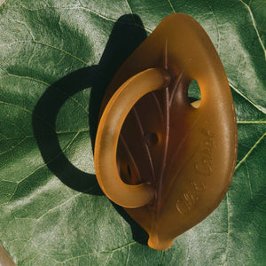 Oli & Carol natural rubber dummies in Raw, suitable from birth