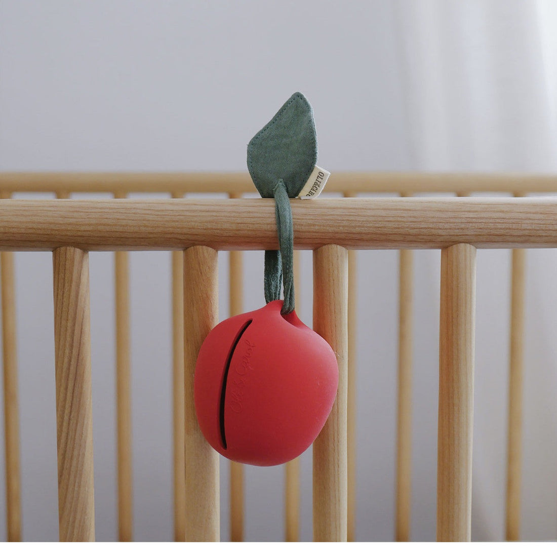 Oli & Carol Pepa the Apple Pacifier Case – littleCONCEPTS & Co
